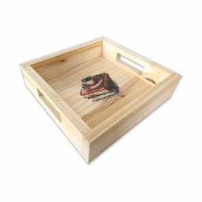 Bandeja de Café da Manhã Decorativa com Alça Reta e Estampa de Livros e Xícara em Aquarela Bandeja de Café da Manhã Decorativa com Alça Reta e Estampa de Livros e Xícara em Aquarela