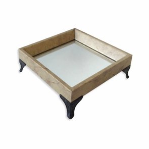 Bandeja Decorativa Espelhada Revestida Prata com Pezinho em Metal Preto Fosco Bandeja Decorativa Espelhada Revestida Prata com Pezinho em Metal Preto Fosco