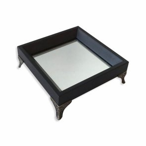 Bandeja Decorativa Espelhada Revestida Preta com Pezinho em Metal Prata Velho Bandeja Decorativa Espelhada Revestida Preta com Pezinho em Metal Prata Velho