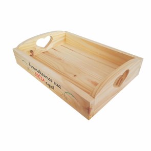 Bandeja Decorativa Personalizada em Madeira de Pinus com Alça de Coração e Gravação a Laser ou Impressão UV - 28x43x9cm Bandeja Decorativa Personalizada em Madeira de Pinus com Alça de Coração e Gravação a Laser ou Impressão UV - 28x43x9cm