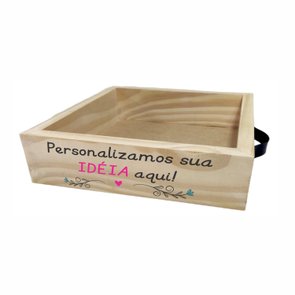 Bandeja Decorativa Personalizada com Gravação a Laser ou Impressão UV em Madeira de Pinus e Alça Couro Sintético - 28x28x7cm Bandeja Decorativa Personalizada com Gravação a Laser ou Impressão UV em Madeira de Pinus e Alça Couro Sintético - 28x28x7cm