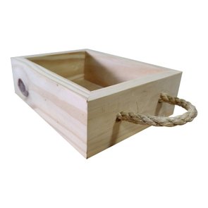Bandeja Decorativa Retangular em Madeira de Pinus e Alça Sisal - 23x17,5x7cm - Farmhouse Bandeja Decorativa Retangular em Madeira de Pinus e Alça Sisal - 23x17,5x7cm - Farmhouse