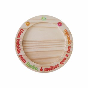 Porta Copos em Madeira de Pinus 12cm com Frase - Uma Bebida com Limão, é Melhor que a Tua Opinião Porta Copos em Madeira de Pinus 12cm com Frase - Uma Bebida com Limão, é Melhor que a Tua Opinião