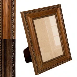 Porta Retrato Com Moldura de Madeira Clássica com Detalhes Gravados Com Suporte E Frente Em Vidro - 3,2x1,5