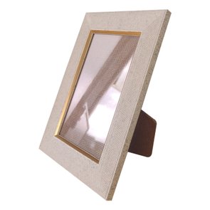 Porta Retrato de Moldura com Gravação de Textura de Tecido e Acetato Mais Fundo com Suporte - 2,8x1 Porta Retrato de Moldura com Gravação de Textura de Tecido e Acetato Mais Fundo com Suporte - 2,8x1