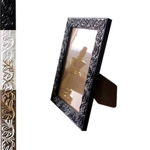 Porta Retrato de Moldura com Gravação de Folhagens e Acetato Mais Fundo com Suporte - 2x1 Porta Retrato de Moldura com Gravação de Folhagens e Acetato Mais Fundo com Suporte - 2x1