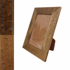 Porta Retrato de Moldura em Madeira Natural Gravada e Vidro Mais Fundo com Suporte - 3x1 Porta Retrato de Moldura em Madeira Natural Gravada e Vidro Mais Fundo com Suporte - 3x1