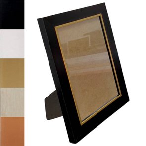 Porta Retrato de Moldura Laqueada Gesso com Filete Dourado e Vidro Mais Fundo com Suporte - 3x1,5 Porta Retrato de Moldura Laqueada Gesso com Filete Dourado e Vidro Mais Fundo com Suporte - 3x1,5