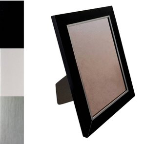Porta Retrato de Moldura Laqueada Gesso com Filete Prata e PVC Mais Fundo com Suporte - 3x1,5 Porta Retrato de Moldura Laqueada Gesso com Filete Prata e PVC Mais Fundo com Suporte - 3x1,5