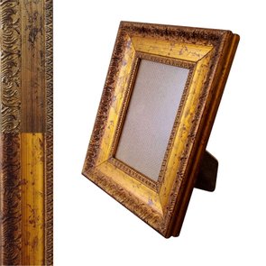 Porta Retrato de Moldura Provençal com Gravação e PVC Mais Fundo com Suporte - 4,3x2,5 Porta Retrato de Moldura Provençal com Gravação e PVC Mais Fundo com Suporte - 4,3x2,5