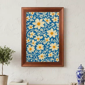 Quadro Decorativo Padrão Floral Estilizado: Margaridas Brancas e Amarelas em Fundo de Arabescos Azul-Cobalto