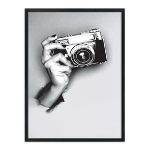 Quadro Decorativo Preto e Branco Mão com Câmera Vintage Quadro Decorativo Preto e Branco Mão com Câmera Vintage