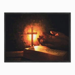 Quadro em Tela Canvas Mãos sobre a Bíblia Quadro em Tela Canvas Mãos sobre a Bíblia