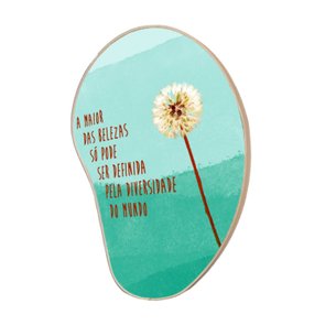 Quadro Orgânico Decorativo Frase A Maior das Belezas Só Pode Ser Definida Pela Diversidade do Mundo com Moldura em Couro Sintético Quadro Orgânico Decorativo Frase A Maior das Belezas Só Pode Ser Definida Pela Diversidade do Mundo com Moldura em Couro Sintético