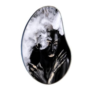 Quadro Orgânico Decorativo Mulher na Fumaça com Moldura Flexível Metalizada Quadro Orgânico Decorativo Mulher na Fumaça com Moldura Flexível Metalizada