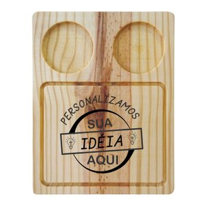 Tábua Personalizada para Servir em Madeira de Pinus Natural Maciço com Rebaixo de 8cm para Potes de Molho Gravação a Laser e Óleo Mineral Tábua Personalizada para Servir em Madeira de Pinus Natural Maciço com Rebaixo de 8cm para Potes de Molho Gravação a Laser e Óleo Mineral