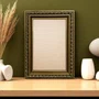 Moldura Com Gravação Floral Em Relevo Com Filete Perolado e Acabamento Dourado Metalizado Para Quadros E Fotos Com Fundo MDF E Frente Em PVC Antirreflexo - 2,1x1,8