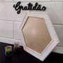 Moldura com Gravação de Bambu Hexagonal para Quadros com Fundo em MDF e PVC Antirreflexo - 4,5x1,5