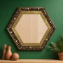 Moldura Hexagonal Efeito Escovado Fino e Gravação de Curvas Fluidas para Quadros e Fotos com Fundo Mdf e Frente em Vidro - 7,1x2,8