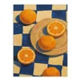 Placa Decorativa Estilo Pintura Mid Century Composição de Laranjas no Prato e sobre o Fundo Xadrez Azul
