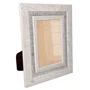 Porta Retrato Com Moldura com Friso e Gravação de Padrão de Traços com Suporte e Frente em Vidro - 6,6x1,7