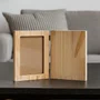 Porta-Retrato Sanfonado Dobrável em Madeira Pinus com Acetato – Com Espaço Personalizável