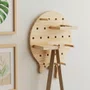 Prateleira Pegboard Circulo Derretendo Em Madeira Pinus com 9 Pinos, 1 Prateleia 13,5cm e 1 Prateleira 10cm