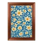 Quadro Decorativo Padrão Floral Estilizado: Margaridas Brancas e Amarelas em Fundo de Arabescos Azul-Cobalto
